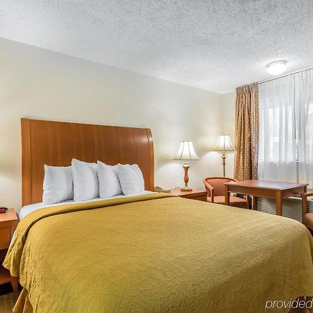 Quality Inn & Suites بيكرسفيلد المظهر الخارجي الصورة