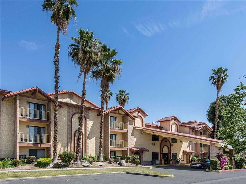 Quality Inn & Suites بيكرسفيلد المظهر الخارجي الصورة