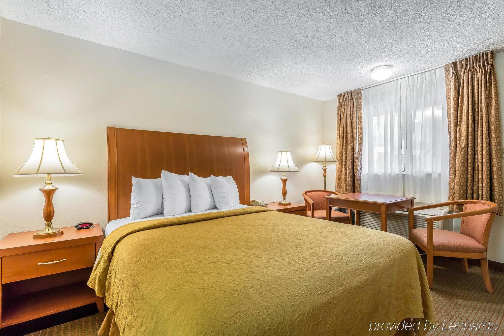 Quality Inn & Suites بيكرسفيلد المظهر الخارجي الصورة