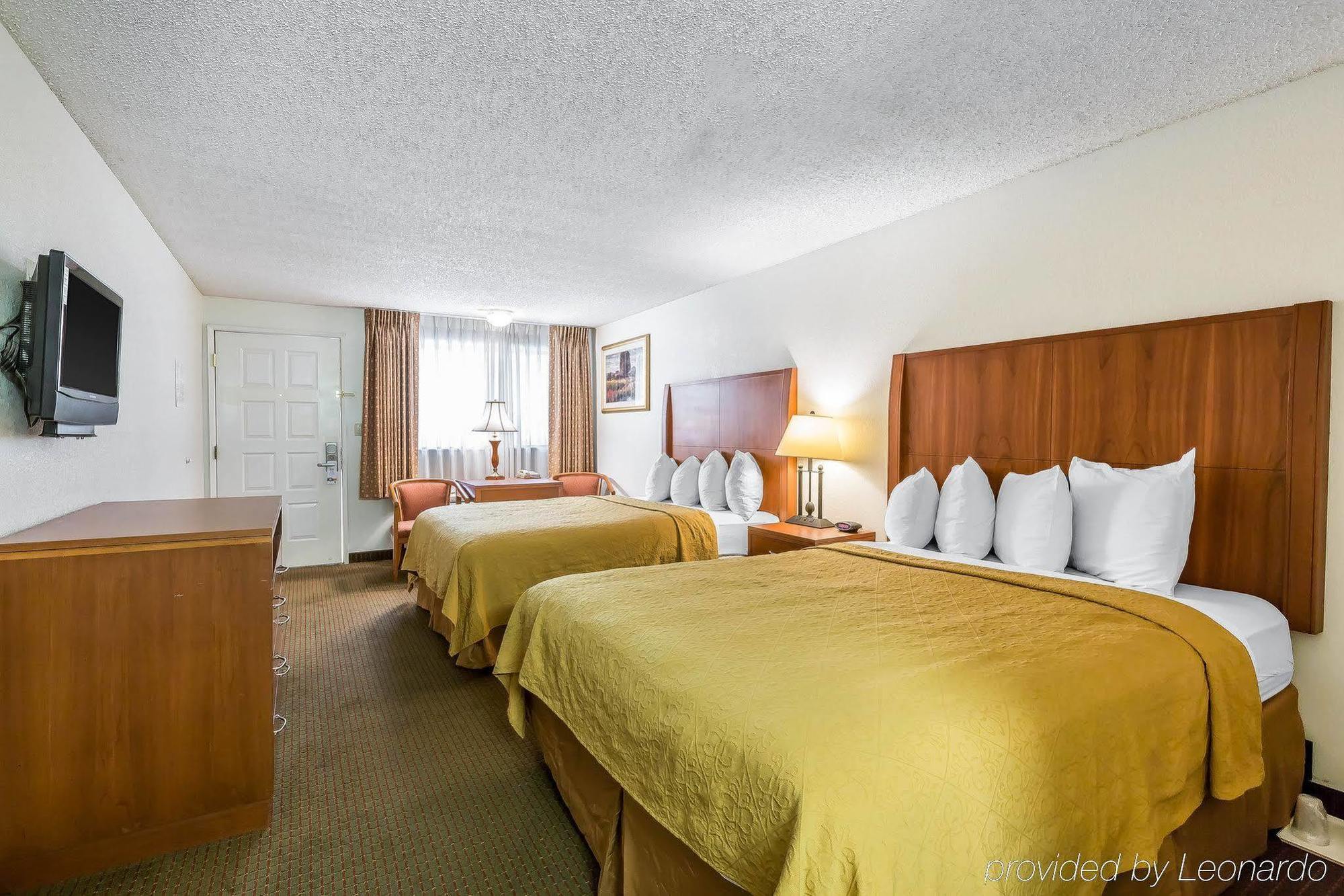 Quality Inn & Suites بيكرسفيلد المظهر الخارجي الصورة