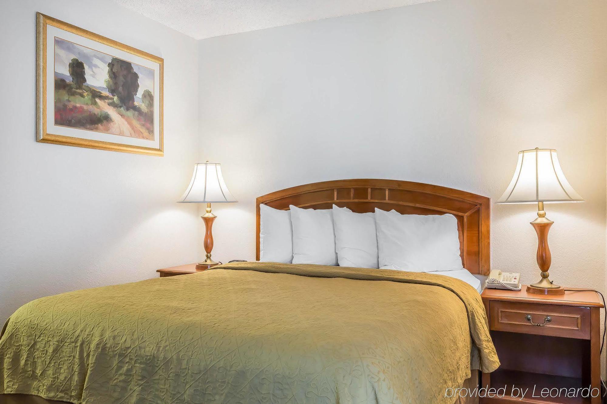 Quality Inn & Suites بيكرسفيلد المظهر الخارجي الصورة