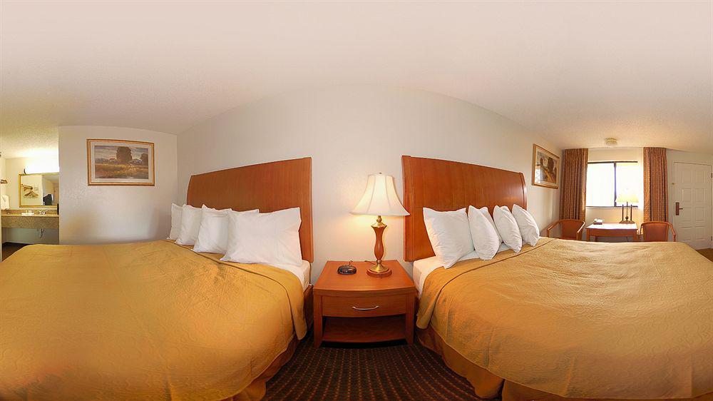 Quality Inn & Suites بيكرسفيلد المظهر الخارجي الصورة